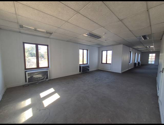 1,314M² OFFICE TO LET IN SANDTON CENTRAL